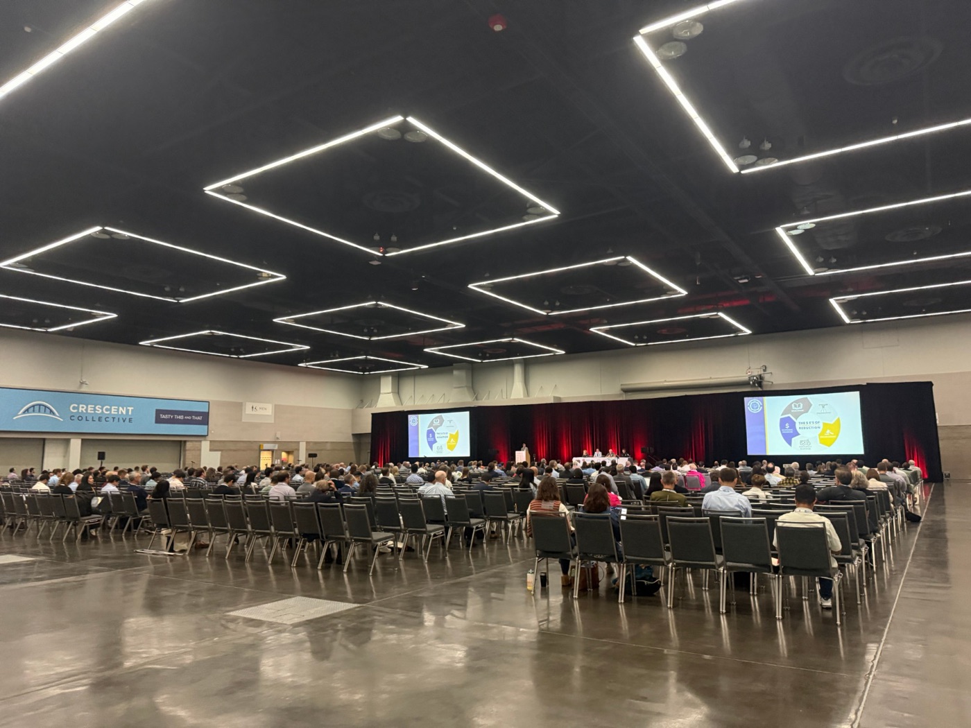 Session in the hall
